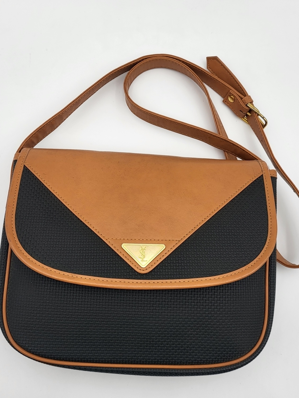 Yves Saint Laurent Vintage Shoulder, Crossbody Bag Brown Calfskin Leather..Auth.
